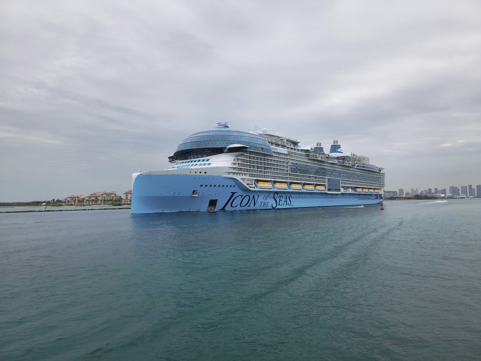 Icon of the Seas cruise ship departing Miami, Florida